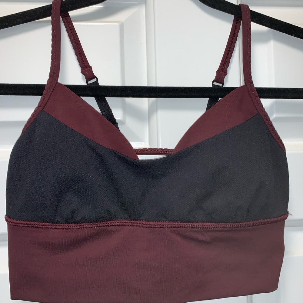 Lululemon sports bra size 4